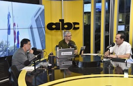 El precandidato a intendente de Asunción en el programa No Tiene Nombre.