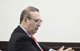 El senador colorado cartista renunciante Erico Galeano.