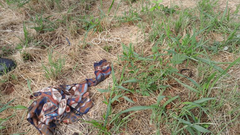 Elementos hallados alrededor de un cadáver en San Antonio.