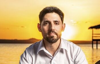 Diego Carmona, cantautor nacional.