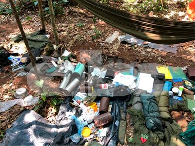 Evidencia incautada en el campamento del EPP en Yby Yaú, donde el miércoles pasado murieron dos niñas cuyos cadáveres ya fueron inhumados. Según el general Héctor Grau, no hay registro audiovisual del enfrentamiento.