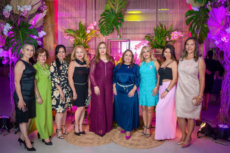 Noemi Núñez, Graciela Jermolieff, Cynthia Espillaga, Ana Iris Maidana, Lourdes Gómez, Fany Giangreco, Beatriz Gamell y Carolina Wenninger.