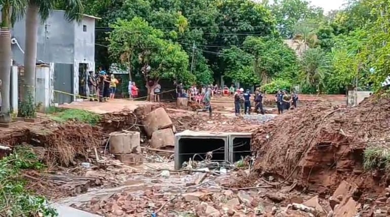 Así se veía la zona de obras en el lugar donde el pequeño Tobías fue arrastrado por el raudal el pasado 13 de febrero.