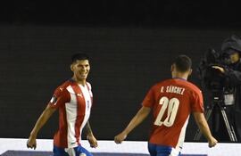 Robert Morales fue el autor del 1-0 para Paraguay.