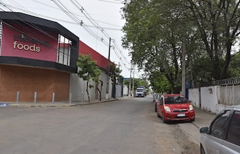 Acceso a Minerva Foods, uno de los frigoríficos de Tablada Nueva, afectados por la prohibición de ingreso de transganados a su planta.