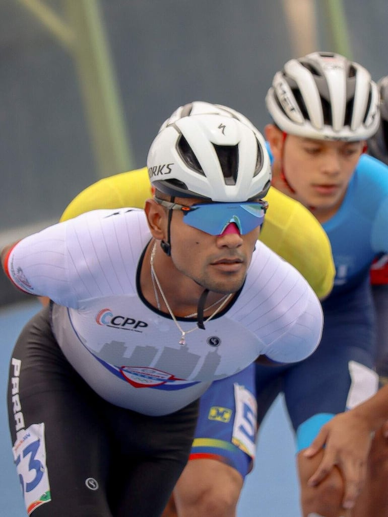El patinador  Julio César Mirena (25/11/1995) sumó la 13ª medalla de bronce para el Team Paraguay  en los 10.000 metros del patinaje de velocidad en Ayacucho-Lima 2025.