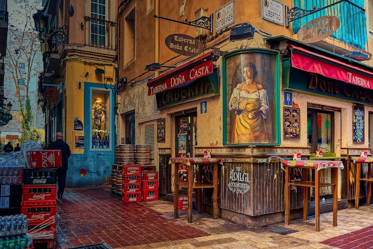Callejón en El Tubo, Zaragoza, España.