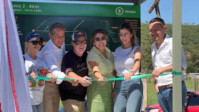 De izquierda a derecha: Rosa Vacheta, de la organización civil; el viceembajador de Alemania, Jörg Herrera; la ministra de Turismo, Angie Duarte; la gobernadora de Paraguarí, Norma Zárate (ANR); y el intendente municipal de Paraguarí, Marcelo Simbrón (ANR).