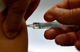 La vacunación masiva sigue siendo clave para reducir los riesgos de complicaciones graves causadas por virus respiratorios.