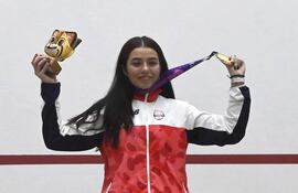 La paraguaya Fiorella Goritzia Gatti Schmidt (6/11/2007) conquista el oro en squash, el segundo del Team Paraguay en Asu2025.