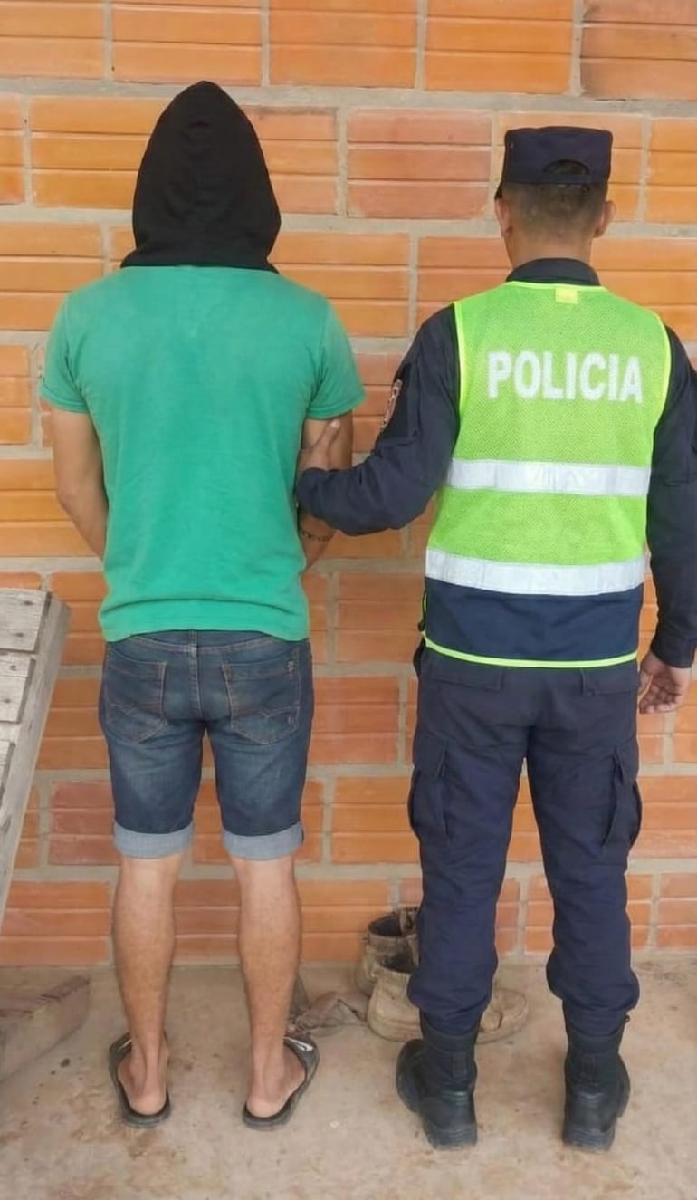 Detuvieron a la pareja de la víctima, identificada como Aldo Florentín Espínola Acosta, de 26 años, como presunto autor del feminicidio.