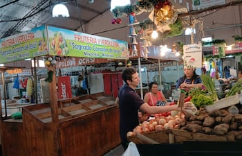 La falta de concurrencia de clientes obligó a muchos permisionarios a abandonar sus puestos de ventas.