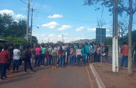 Los manifestantes decidieron realizar cierre intermitente de la Ruta que une la ciudad de Bella Vista con la Ruta PY-05.