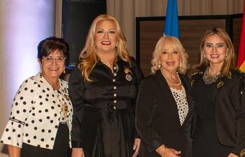 María Odette, Julia López, Chelita Medina y Verónica Argüello.