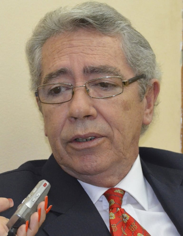 Alfredo Porro, ministro de la Embajada paraguaya en Argentina, también fue denunciado ante la Corte Suprema del vecino país.