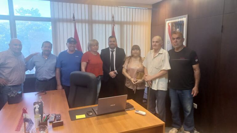 Jubilados municipales recibieron la promesa del jefe de Gabinete de que la solicitud del préstamo sería enviada a la Junta Municipal a más tardar el lunes.