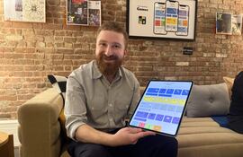 El gerente de producto senior de New York Times (NYT) Games, Ian Hoffmann, habla durante una entrevista con EFE el 10 de diciembre de 2024 en Nueva York (EE.UU.). Apple anunció este miércoles los 17 ganadores de sus premios App Store 2024, que en esta edición reconocen a muchos juegos -desde los clásicos crucigramas a nuevos videojuegos inmersivos para las gafas de realidad virtual Vision Pro- así como a aplicaciones dedicadas a ampliar el conocimiento sobre el arte, el VIH o la edición de fotos y vídeo.