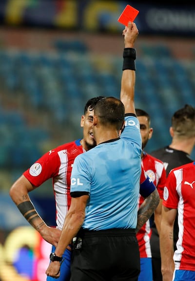 A poco para el cierre del primer tiempo, Gómez fue expulsado.