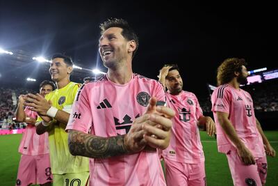 Lionel Messi del Inter Miami CF celebra después de ganar y convertirse en campeón de conferencia tras el partido de la final de la conferencia oeste de la Audi 2025 MLS Cup entre Inter Miami CF y New York City FC en el Chase Stadium.