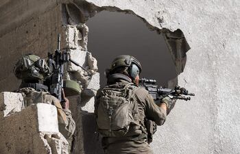 Soldados israelíes en la Franja de Gaza, el martes.