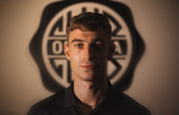 Con esta imagen, Olimpia hizo oficial la llegada del volante argentino Juan Fernando Alfaro, procedente de Nacional.