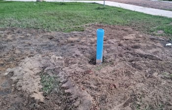 Vecinos denuncias que por cuestiones políticas paralizaron obra de poso de agua potable en la comunidad de Arazapé en San Miguel, Misiones.