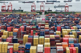 Contenedores en el puerto de Nanjing, en China.