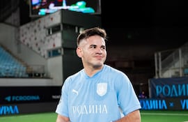 Teodoro Sebastián Arce ( 21/01/2000) militará en Emelec de Guayaquil, después de jugar en el Rondina Moscú.