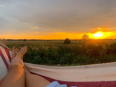 Una chica en una hamaca paraguaya