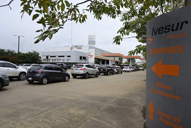 Asunción: caos y largas filas para la ITV anticipan colapso en la habilitación vehicular - Nacionales