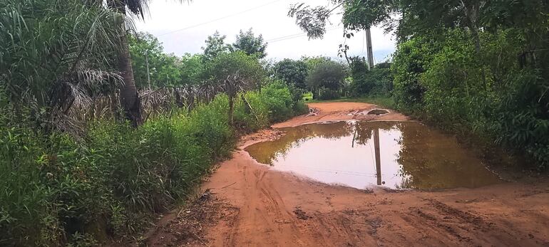 Vecinos de Ysypo exigen acción inmediata y reparaciones adecuadas en los caminos.