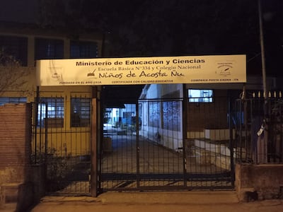 Detienen a presunto ladrón que robó focos y cables de una escuela de Itá