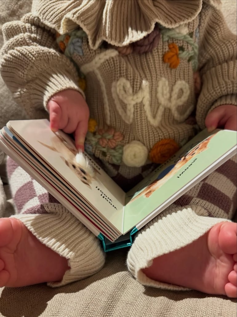 Una tierna postal de Tove Jane, la bebé de Lily Collins y Charlie McDowell. (Instagram/Lily Collins)