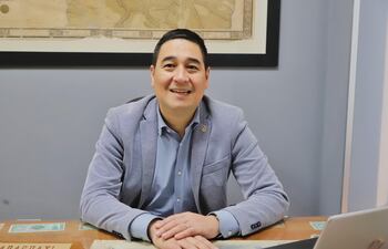 EX PLRA. Eduardo Nakayama (senador liberal independiente)” o (senador liberal)