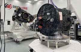 La misión Proba-3 de la Agencia Espacial Europea (ESA) prepara sus últimos detalles para poner en órbita dos satélites que volarán con una precisión milimétrica con el fin de simular eclipses solares y tratar así de obtener mucho más conocimiento científico sobre la corona del Sol, algo que sólo es posible desde la Tierra cuando se producen de forma natural, debido a la intensidad del brillo de la estrella.