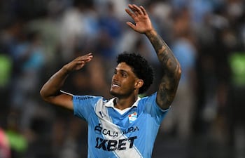 El brasileño Cristiano da Silva, futbolista de Sporting Cristal, celebra un gol en el partido frente a Carabobo en la revancha de la Fase 3 de la Copa Libertadores 2026 en el estadio Alejandro Villanueva, en Lima, Perú.
