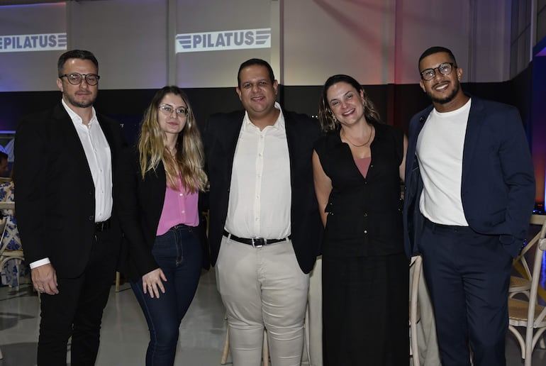 Roberto Nicolai, Mariana Ramallo,Kaleber Silva, Aline Zamora y Paulo Benfica.