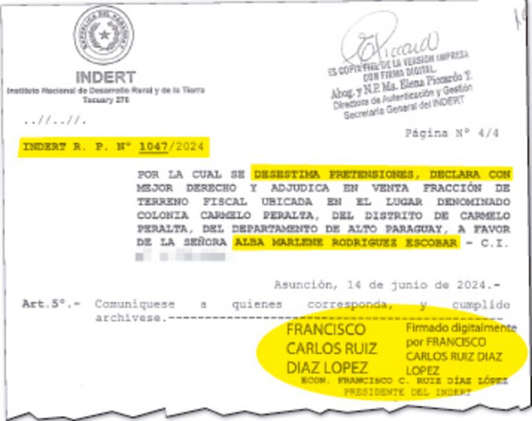 Resolución firmada por Francisco Ruiz por la cual adjudicó dos hectáreas a Alba Rodríguez.