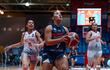 Gilda Duarte, de buen rendimiento en el team paraguayo, avanza en el juego contra México, por la AmeriCup U18 en Irapuato.