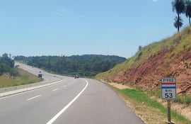 Desde el kilómetro 53 de la ruta PY02, la vía permanece sin iluminación desde hace más de un año, exponiendo a conductores y peatones a constantes riesgos.