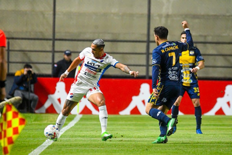 Nacional remonta con doblete de Bailone y apeligra el subcampeonato