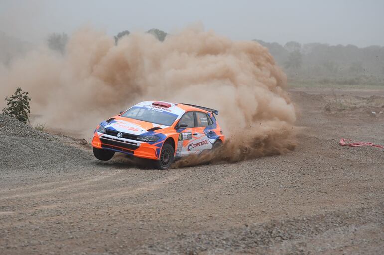 Agustín Alonso y Edgardo Galindo fueron octavos y se mantienen terceros en el Sudamericano.