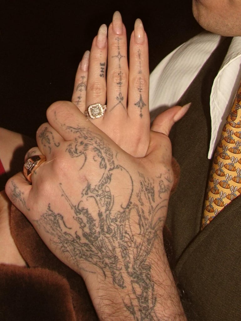 Dove Cameron y Damiano David mostraron orgullosos sus anillos de compromiso. (Instagram/Dove Cameron)