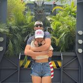 Millie Bobby Brown y Jake Bongiovi disfrutan su luna de miel en los parques temáticos de Orlando.