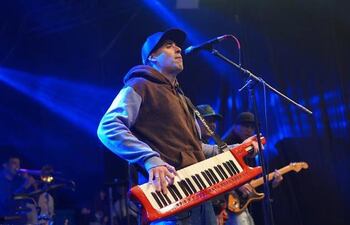 Édgar Camarasa dará un show en Argentina con Pablito Lescano, el líder de Damas Gratis.