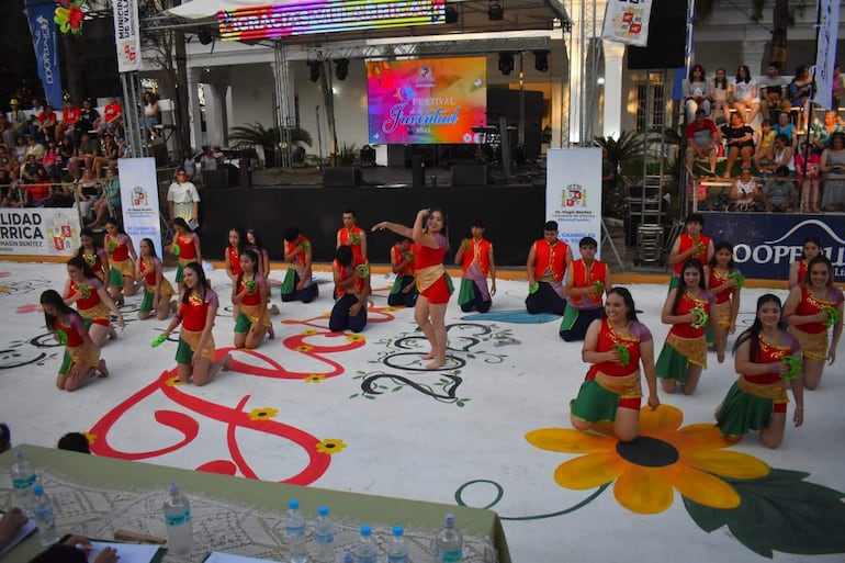 Corso de las Flores 2025 en Villarrica.