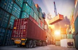 El despachante de aduana cumple un papel primordial en el comercio internacional.