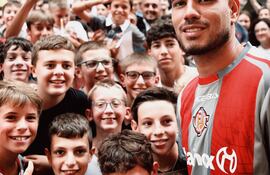 La afición del Cremonese se ilusiona con la llegada de Antonio Sanabria, quien está convocado para enfrentar hoy al AC Milan.