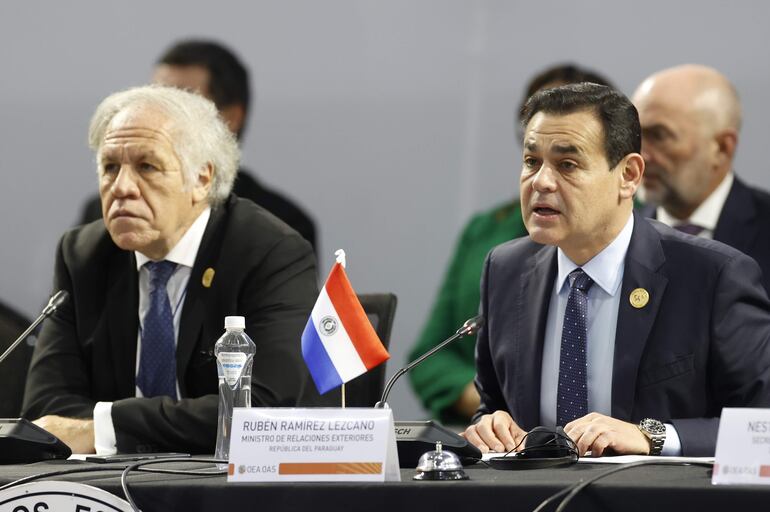 Gobierno insiste en que CNE muestre actas que supuestamente dan ganador a Maduro