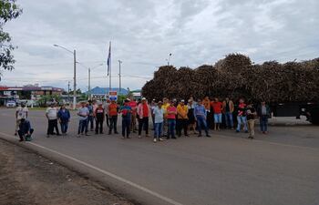 Cañicultores de otros distritos replican cierres de ruta en sus comunidades.